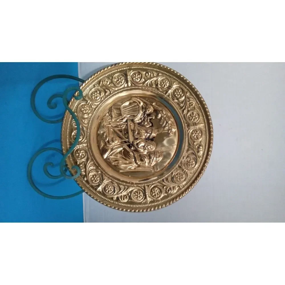 Vintage Brass Decorative Wall‎ Plates Made in England Pair 8